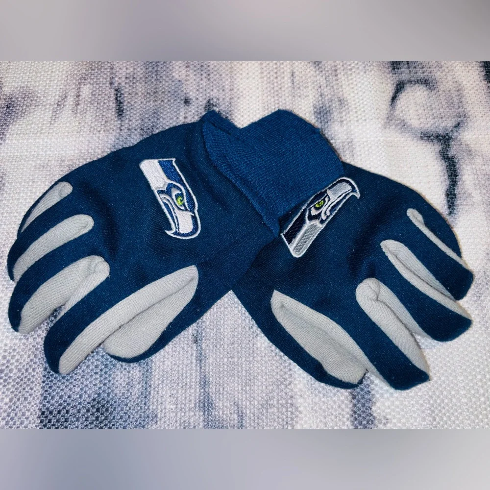 Seattle Seahawks Two Tone Gloves -Youth Size- Ages 5-8 Yrs.